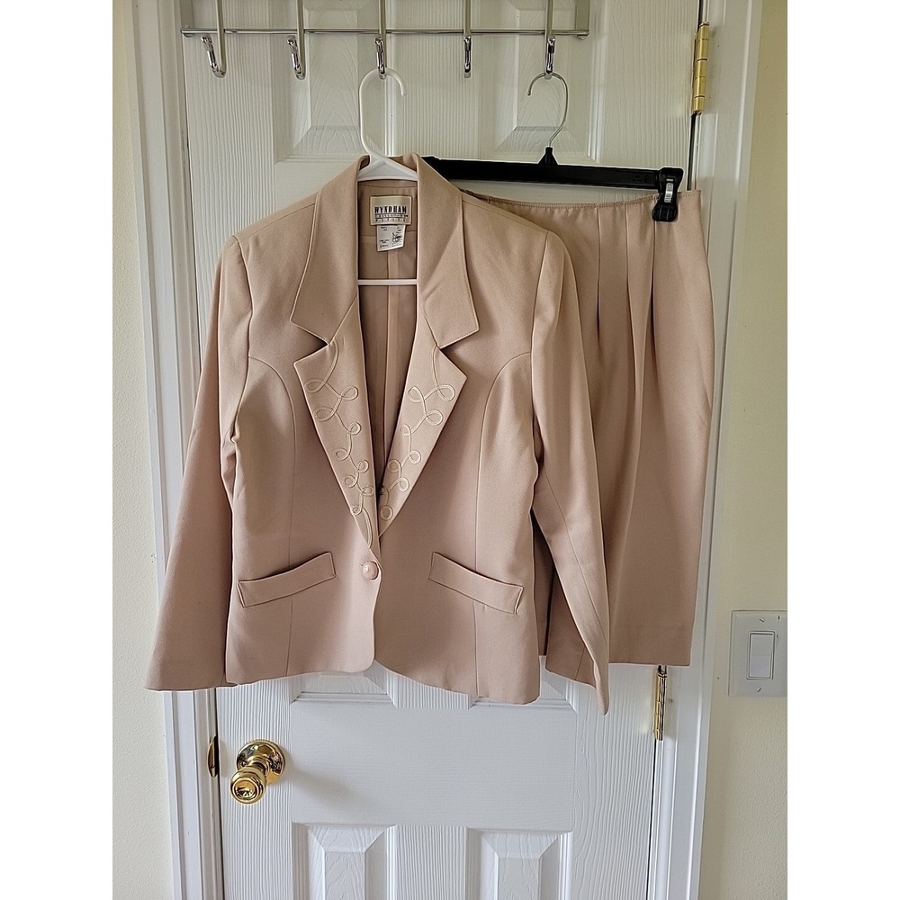 Wyndham Collection Skirt Suit Size 8P Tan Button‎ Zip Pleated Longsleeve Vintage